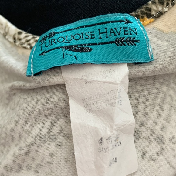 Turquoise haven top short in front long in back - Picture 3 of 3